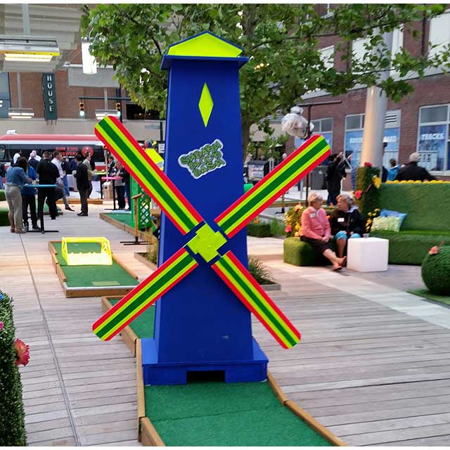 wow mini golf rental image